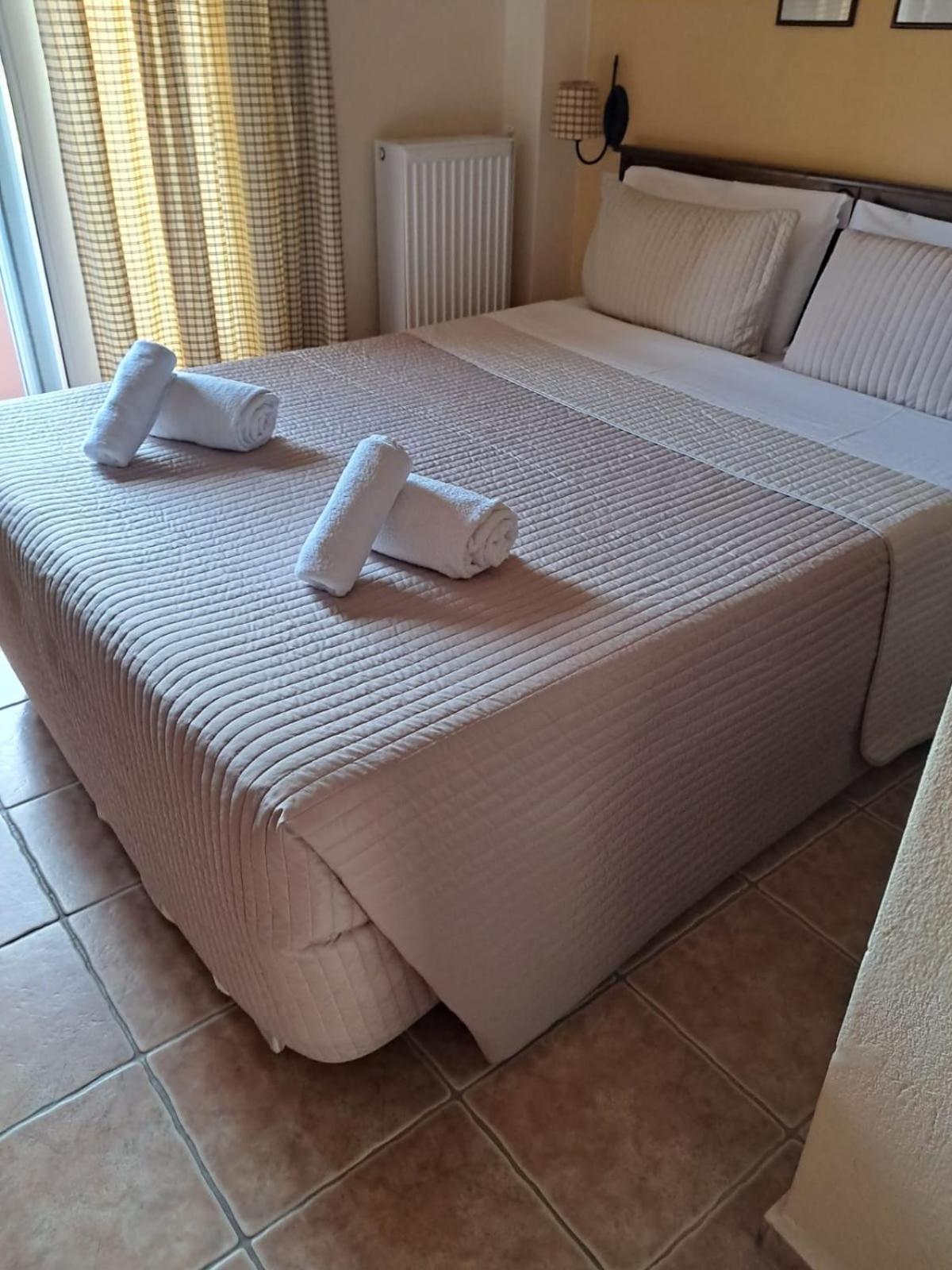 Ydna Family Hotel Apartments Possidi Extérieur photo