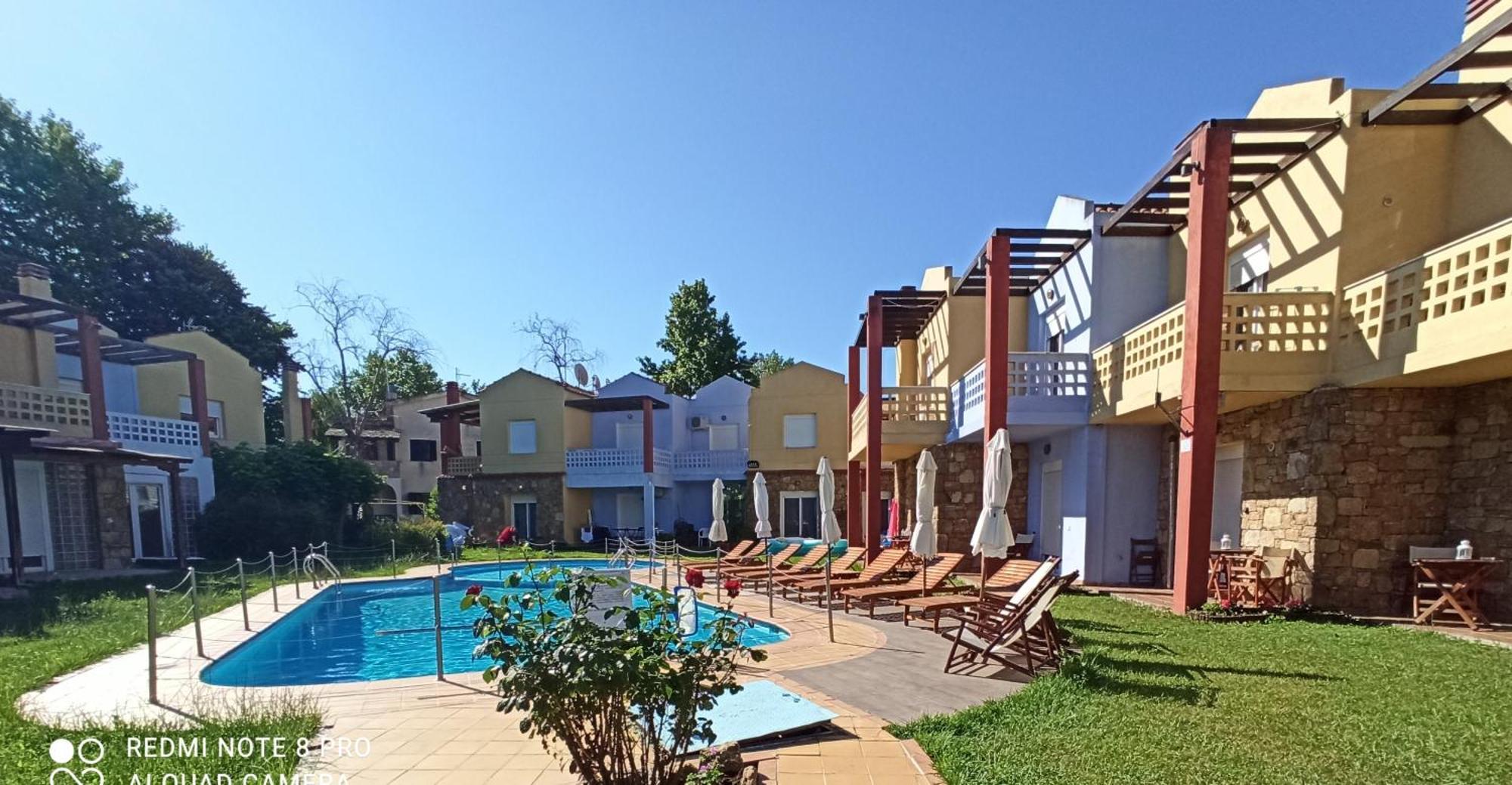 Ydna Family Hotel Apartments Possidi Extérieur photo