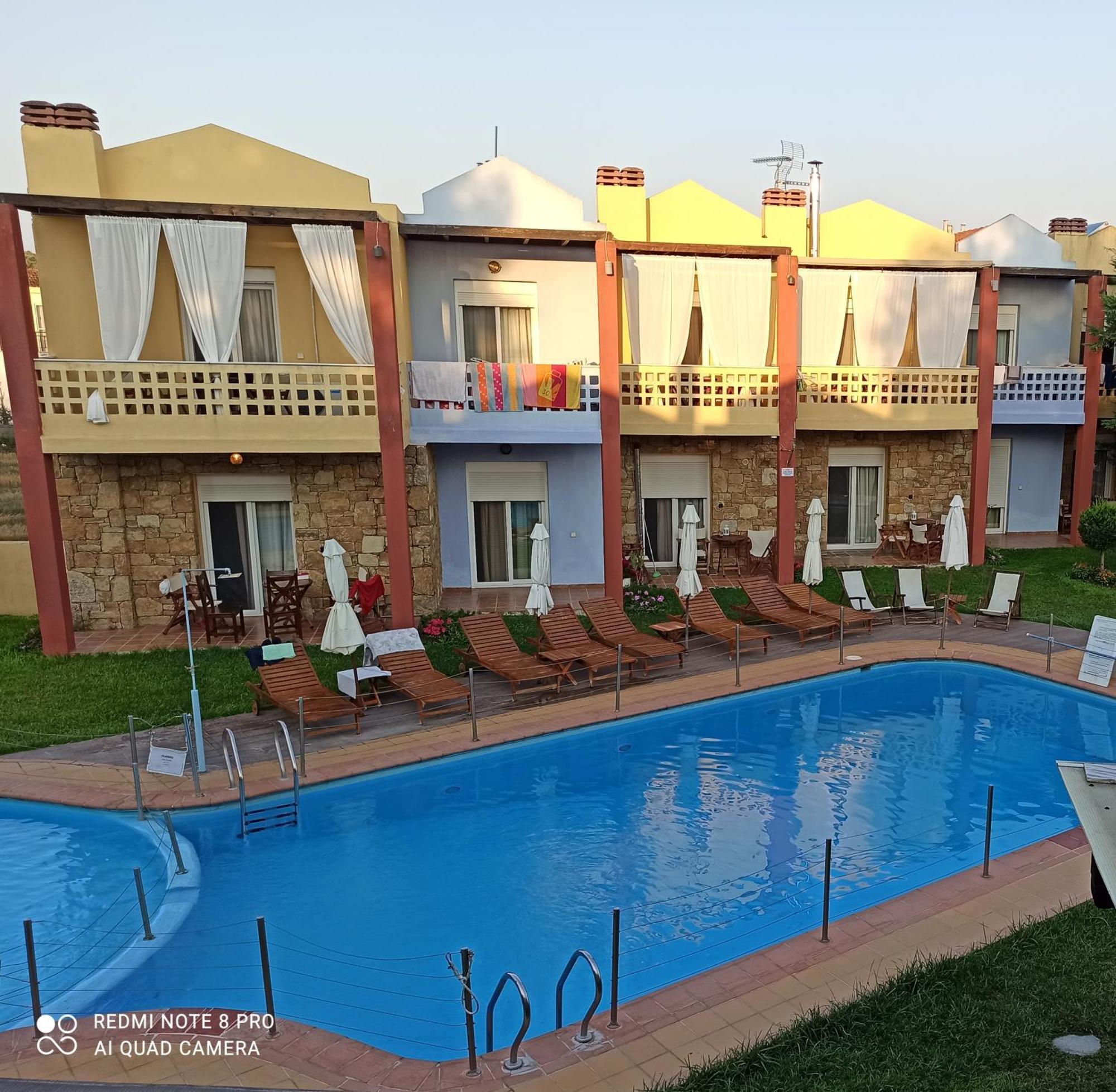 Ydna Family Hotel Apartments Possidi Extérieur photo