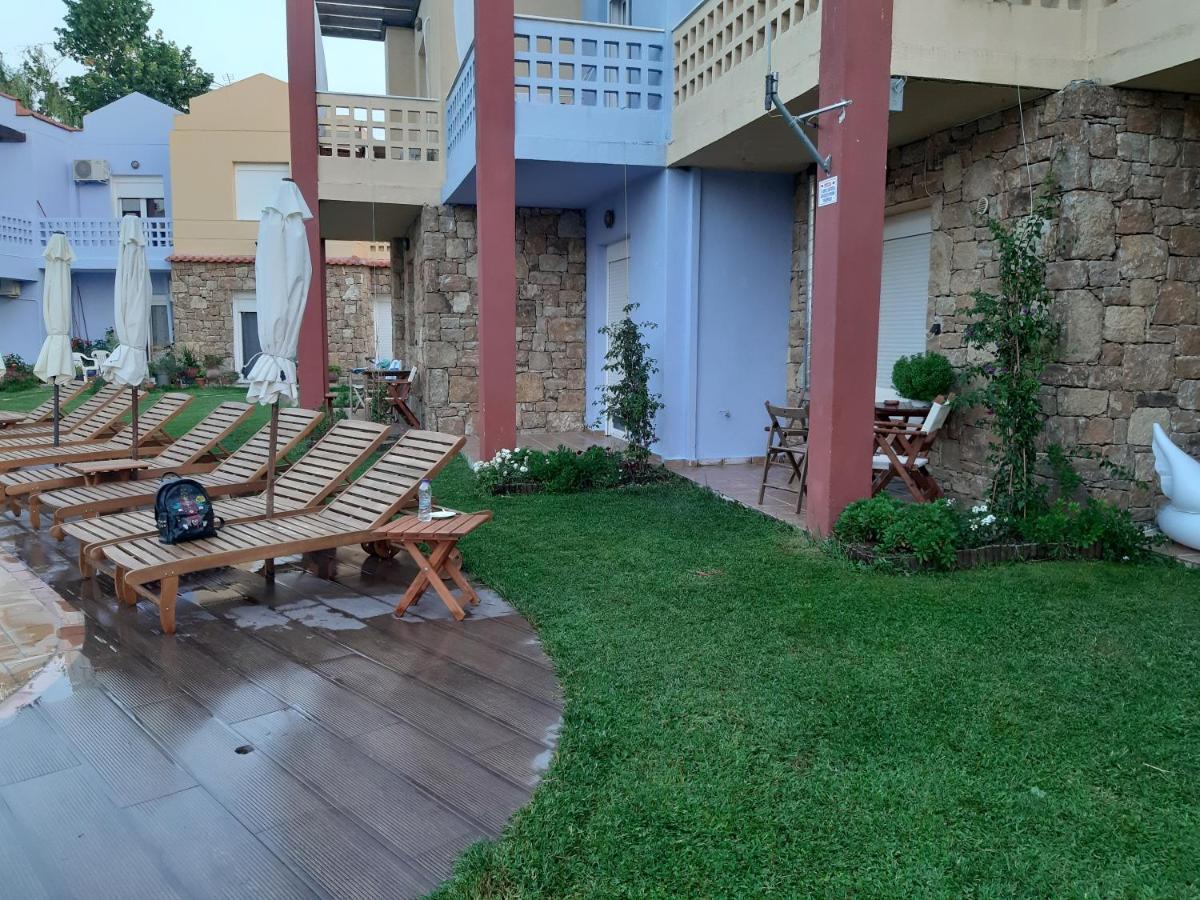 Ydna Family Hotel Apartments Possidi Extérieur photo